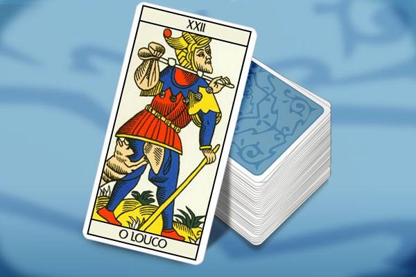 Sabia que existe uma carta sem número no Tarot?
