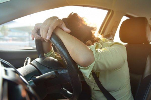 Florais e óleos essenciais para exaustão no dia a dia