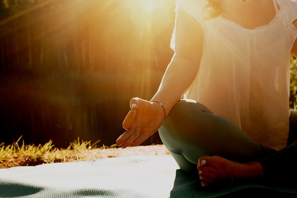 Como meditar: dicas para evitar desconforto e esvaziar a mente